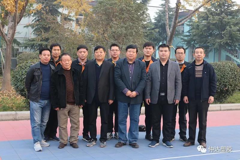 熱烈歡迎河南省塑料協(xié)會(huì)段同生會(huì)長(zhǎng)一行蒞臨仲達(dá)塑膠考察指導(dǎo)工作！