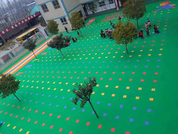 懸浮拼裝地板有什么優(yōu)勢？